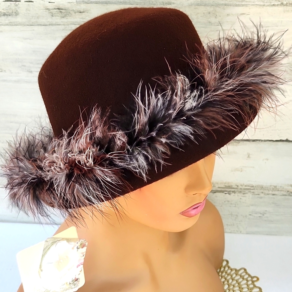 NWT CAPPELLI BROWN WOOL AND OSTRICH FEATHER HAT